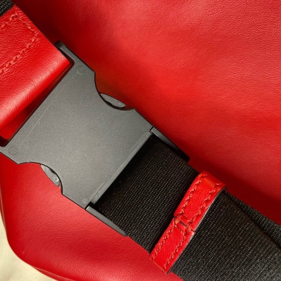 Open to trades this immaculate piece for a Louis Vuitton or something stunning - Picture 9 of 11